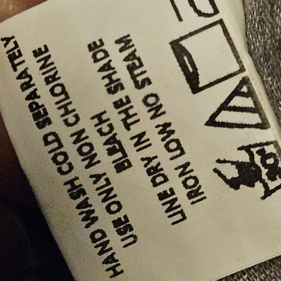 Whisper words of wisdom crepe style top - Picture 2 of 13